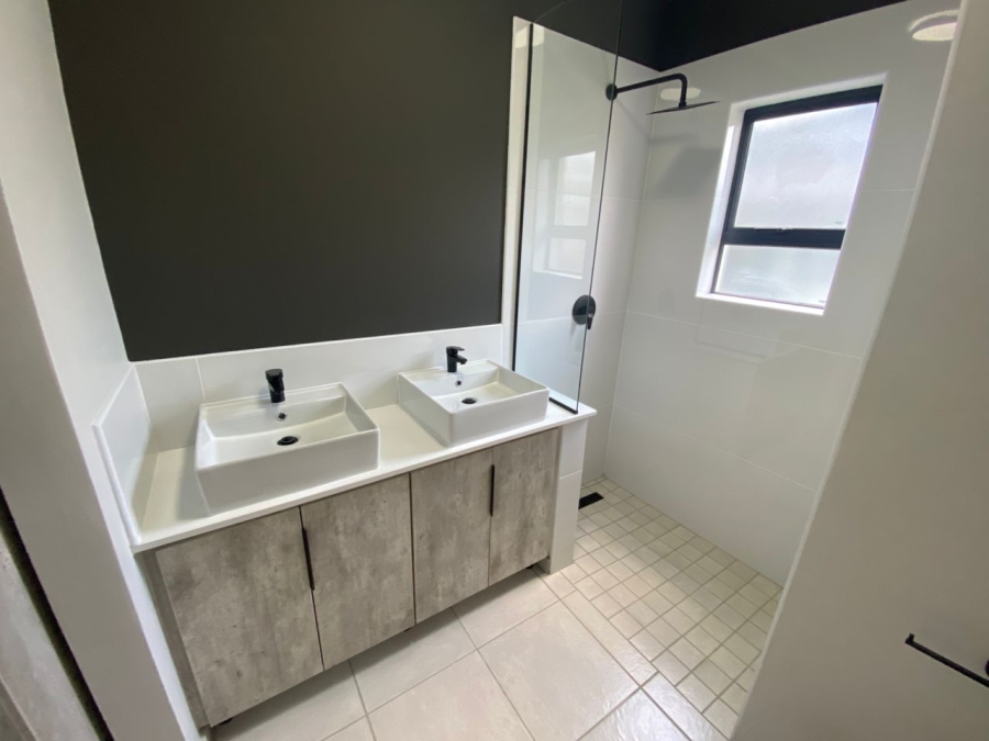 3 Bedroom Property for Sale in Waterval East North West